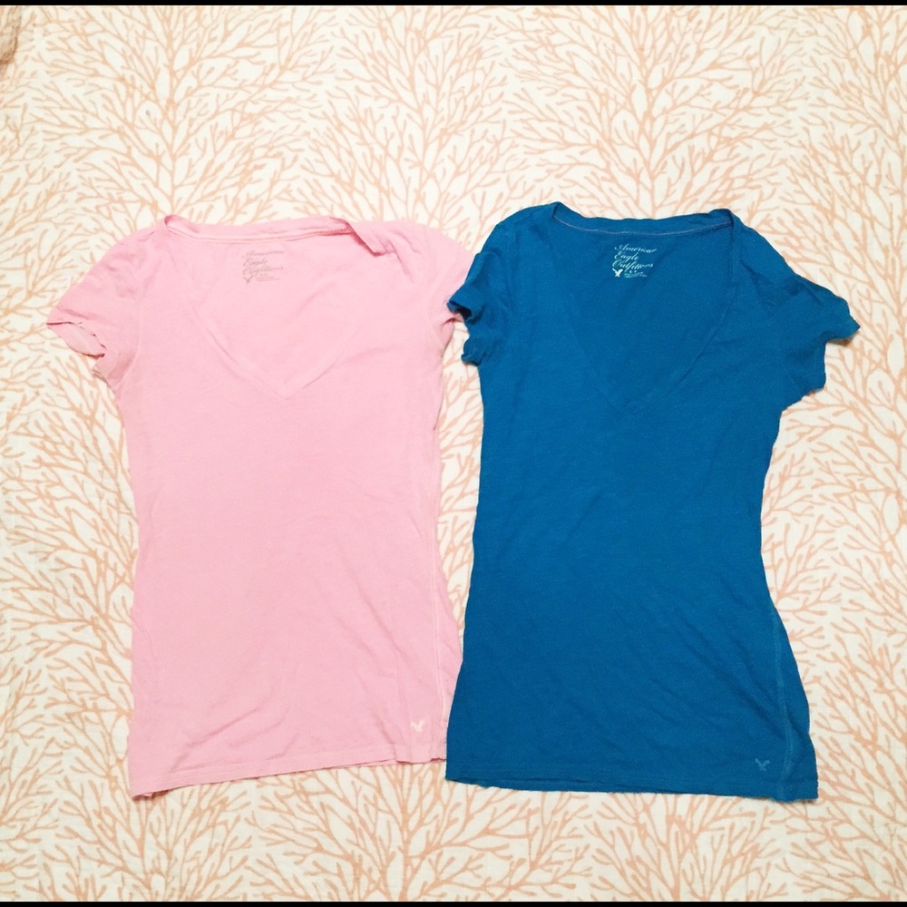 Two AE v-neck tops
